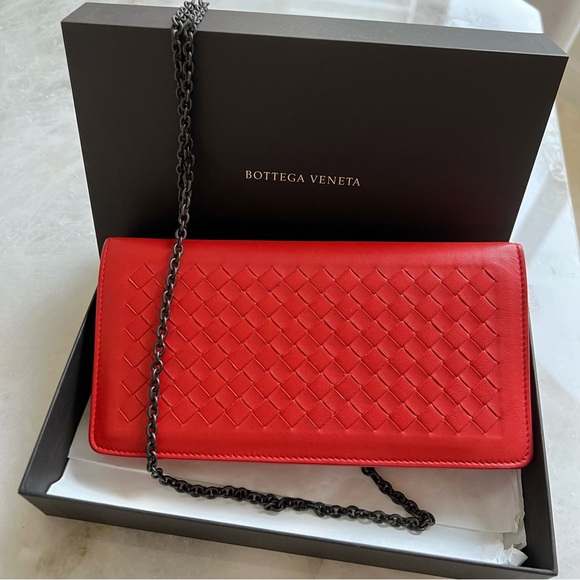 Bottega Veneta Handbags - Bottega Veneta Intrecciato Red Woven Leather Clutch Purse